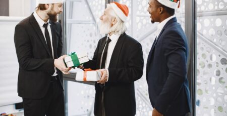 Joulupukin paklka on verotettavaa ansio tuloa