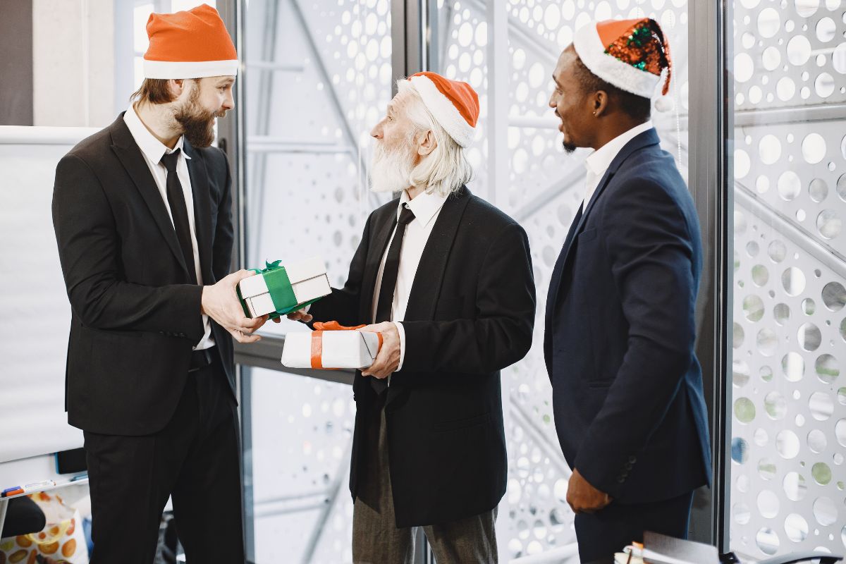 Joulupukin paklka on verotettavaa ansio tuloa