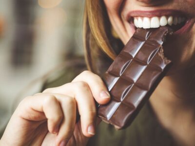 Kuusi vaihtoehtoa miten kirjata suklaat (tai muut herkut) kirjanpitoon.